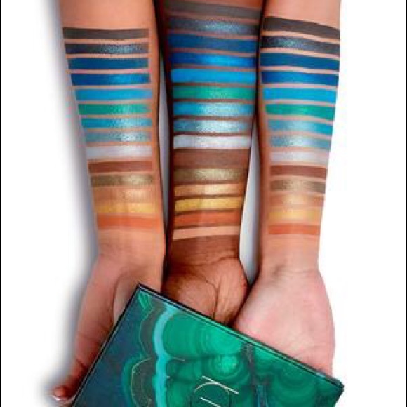 🎀HIPDOT Cenote Pressed Eyeshadow Palette - Picture 7 of 10